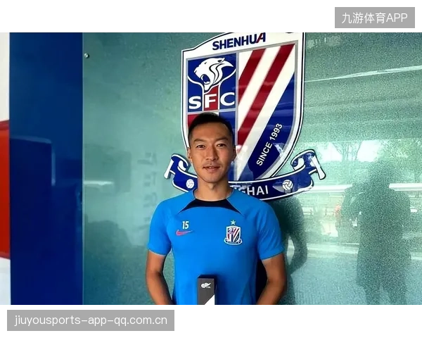 吴曦刚结束U23国足亚运会征程不久！就意外收到一份惊喜大礼——从赛场到家庭的转折瞬间